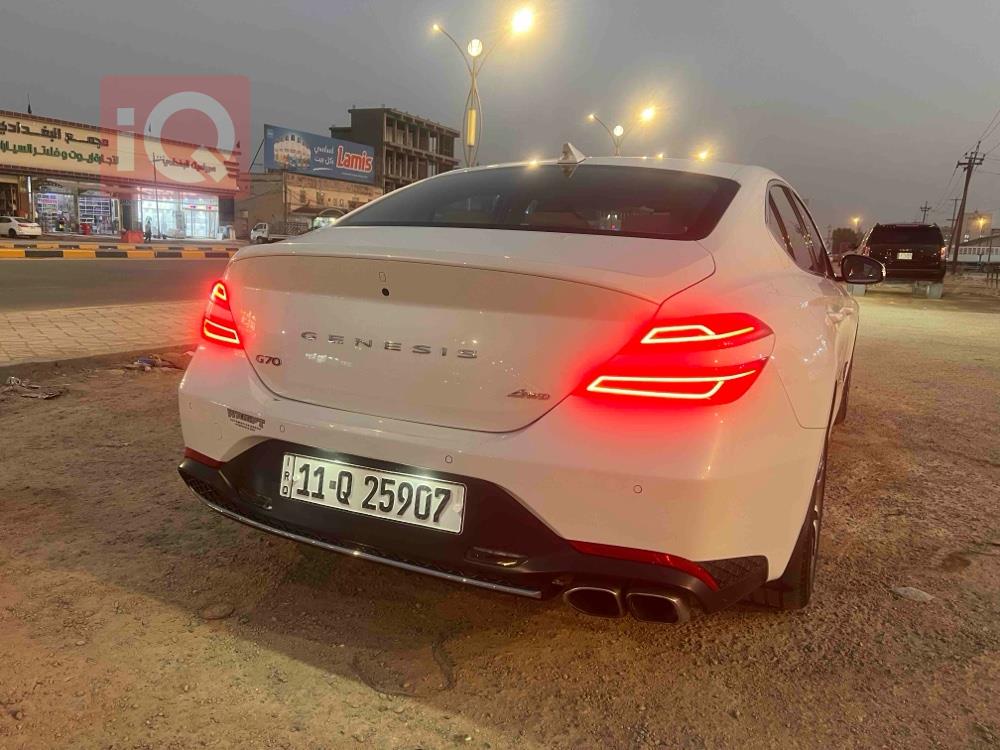 Genesis G70